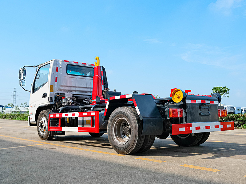 藍牌凱馬建筑勾臂垃圾車